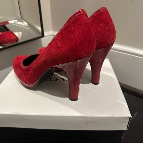 Red Pumps - Picture 5 of 6